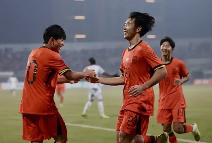 U17国足出征亚洲杯名单：邝兆镭、万项、谢晋、帅惟浩在列