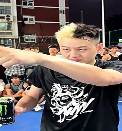 面对40岁大叔的猛攻，美女助教的小快灵球风真难防