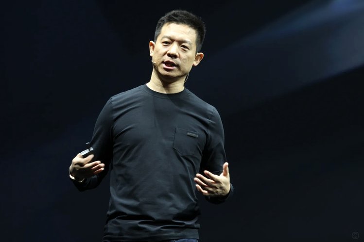 曼联CEO：可能是体量太大，阿莫林被批评后坚持想要证明自己