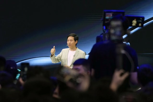 曼联CEO：可能是体量太大，阿莫林被批评后坚持想要证明自己