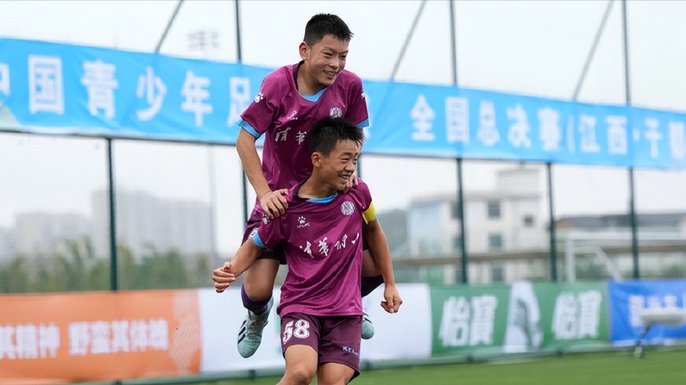 吕孟洋：26场6球10助征服西班牙青年联赛